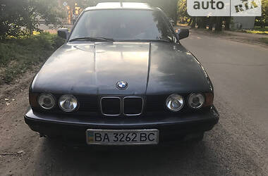 Седан BMW 5 Series 1990 в Смілі