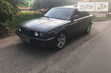 Седан BMW 5 Series 1990 в Смілі