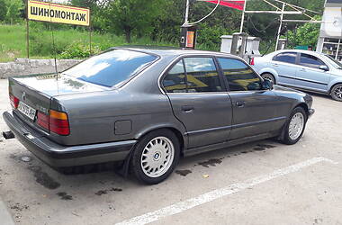 Седан BMW 5 Series 1988 в Харкові