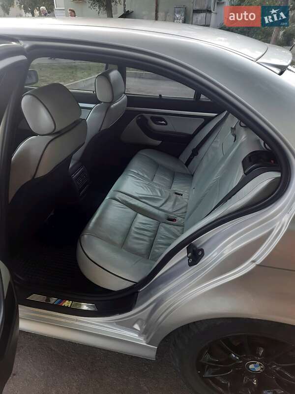 Седан BMW 5 Series 1999 в Горішніх Плавнях