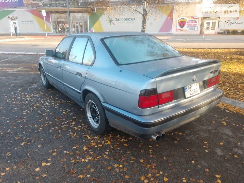 Седан BMW 5 Series 1990 в Запорожье