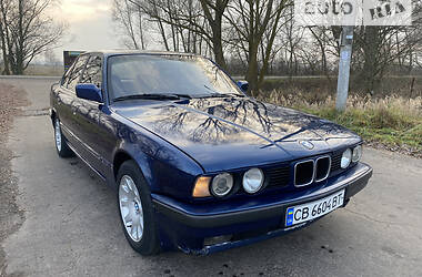 Седан BMW 5 Series 1991 в Носовке