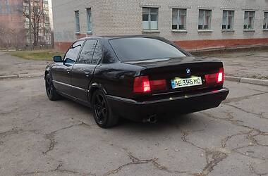 Седан BMW 5 Series 1990 в Запоріжжі