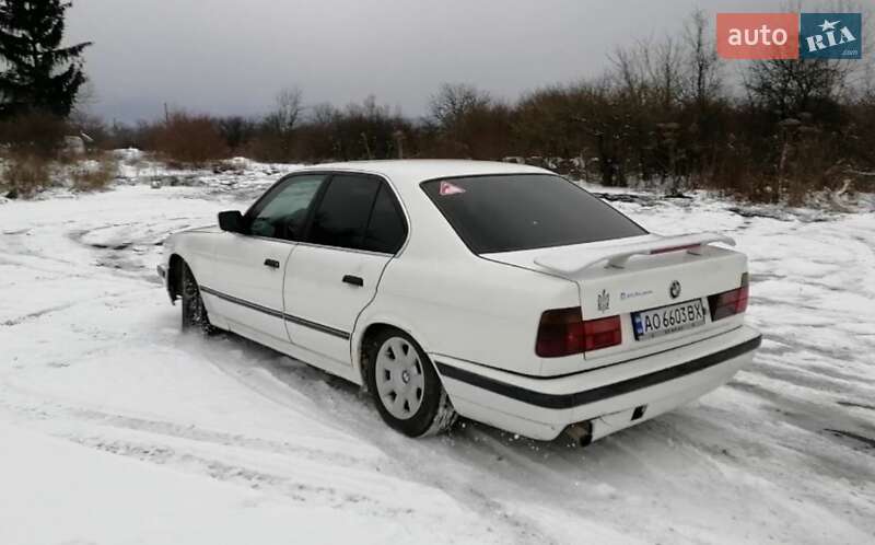 Седан BMW 5 Series 1990 в Ужгороді