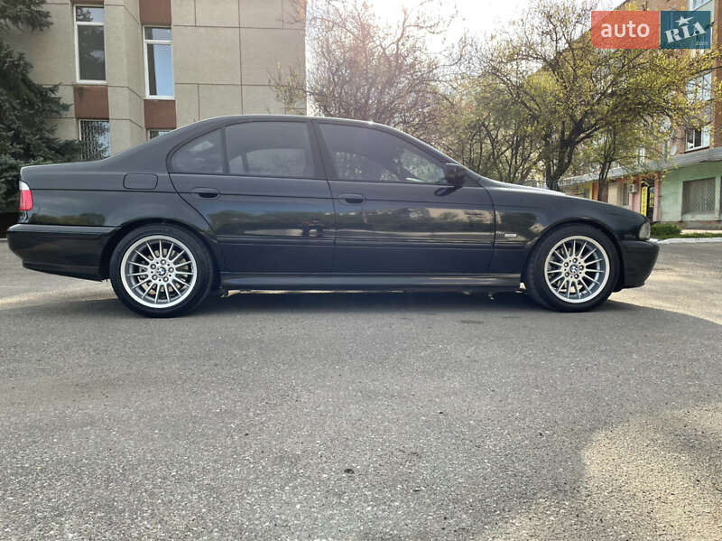 Седан BMW 5 Series 2002 в Шполе