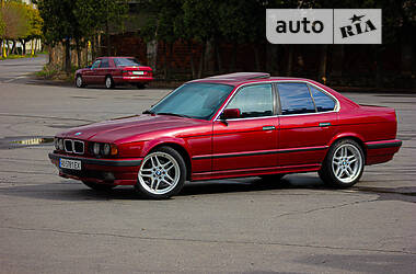 Седан BMW 5 Series 1991 в Ужгороде