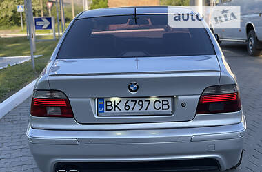 Седан BMW 5 Series 2001 в Рокитном