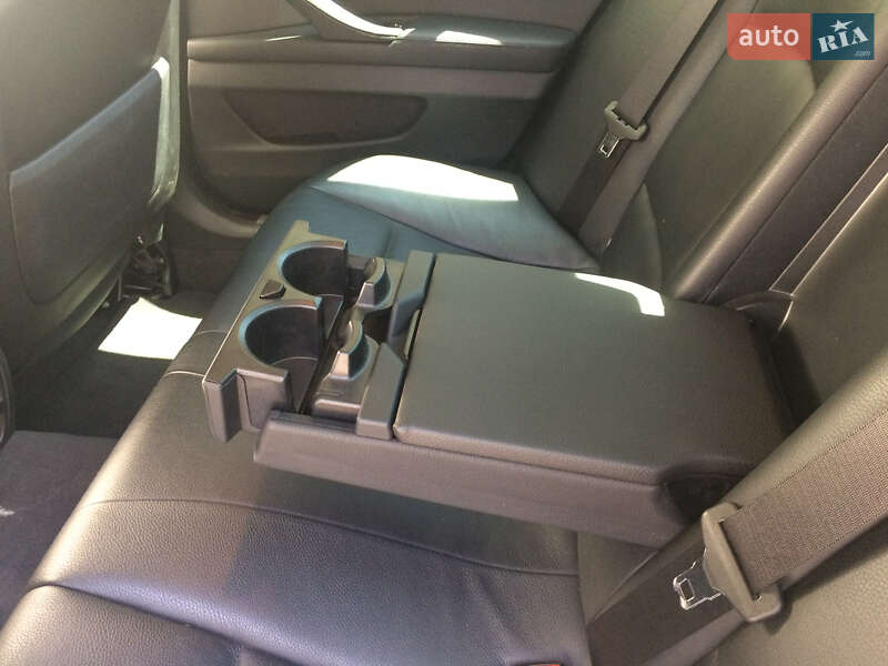 Седан BMW 5 Series 2011 в Запоріжжі