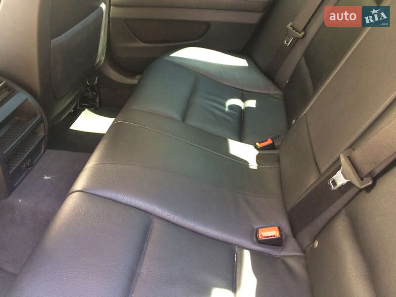 Седан BMW 5 Series 2011 в Запоріжжі