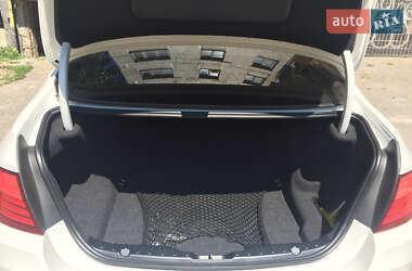 Седан BMW 5 Series 2011 в 