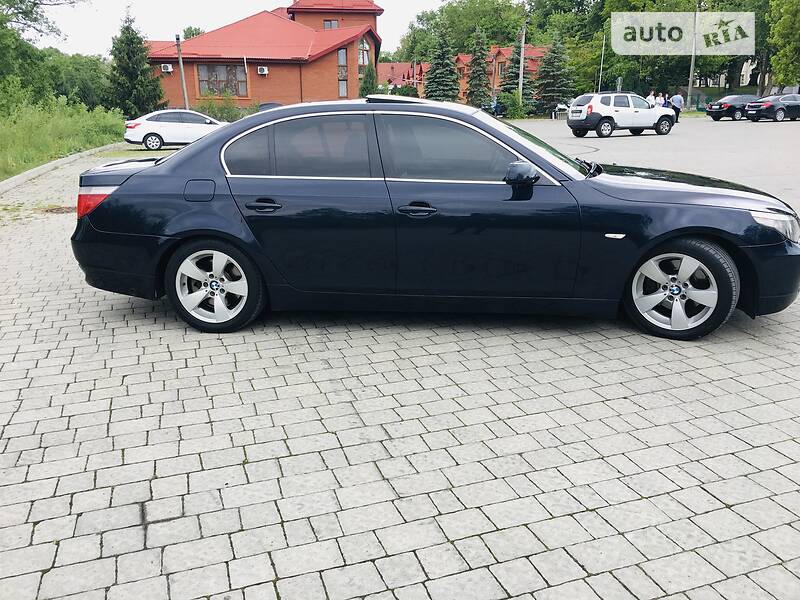 Седан BMW 5 Series 2004 в Львове