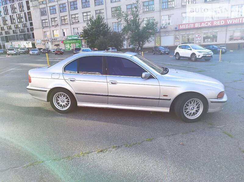 Седан BMW 5 Series 1999 в Киеве