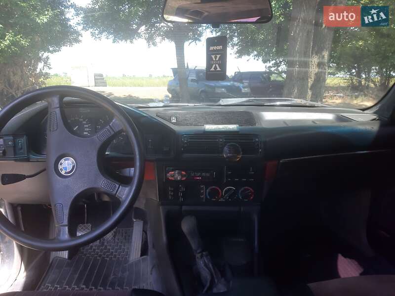 Седан BMW 5 Series 1990 в Новой Одессе фото 15 Седан BMW 5 Series 1990 в Новой Одессе
