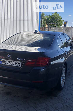 Седан BMW 5 Series 2012 в Костополе
