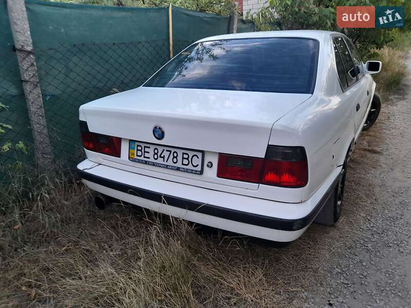 Седан BMW 5 Series 1992 в Николаеве