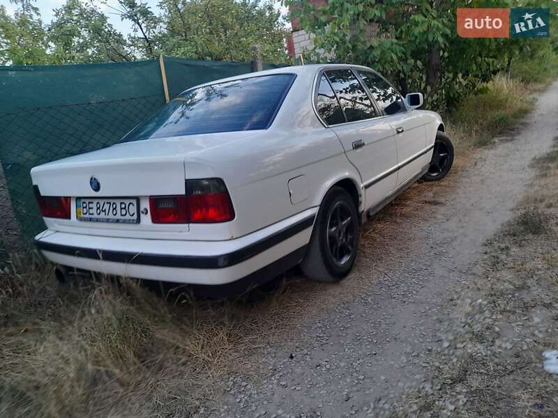 Седан BMW 5 Series 1992 в Николаеве