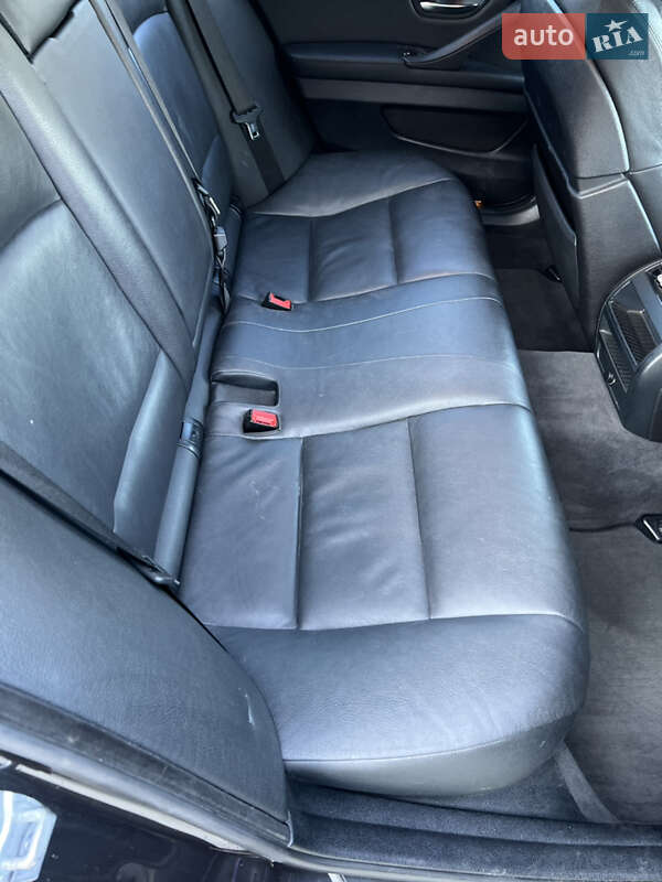 Седан BMW 5 Series 2013 в Львові