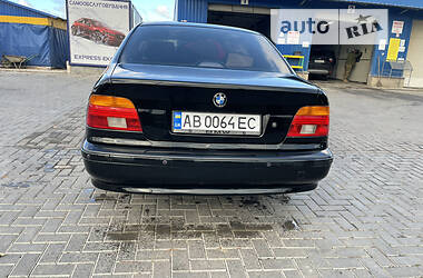 Седан BMW 5 Series 2000 в Гайсине