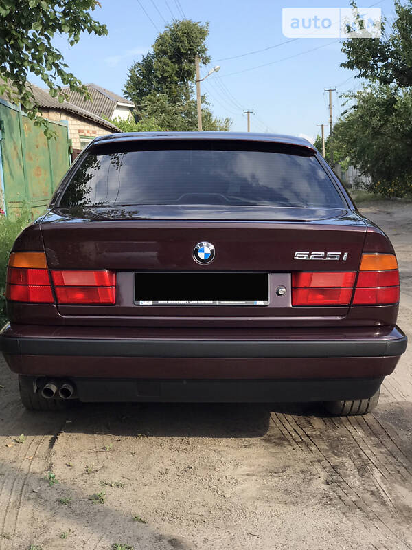 Седан BMW 5 Series 1995 в Харькове
