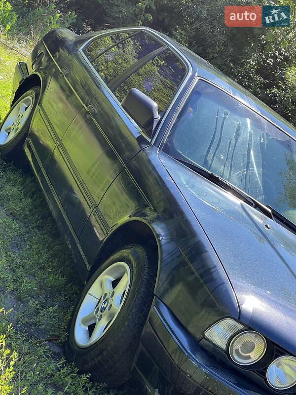 Седан BMW 5 Series 1991 в Харькове