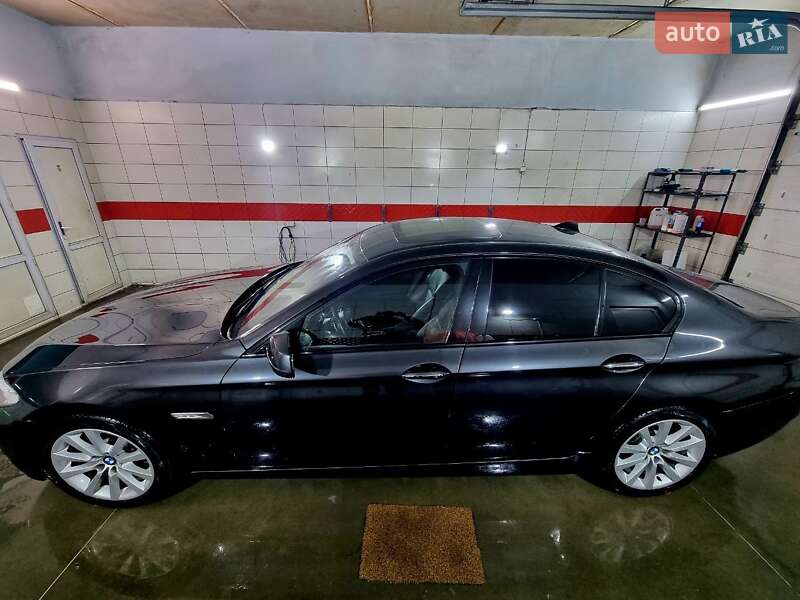 Седан BMW 5 Series 2013 в Ровно