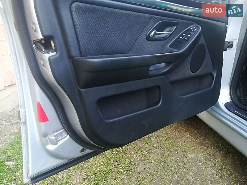 Седан BMW 5 Series 1996 в Чернівцях