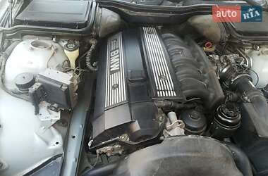 Седан BMW 5 Series 1996 в Чернівцях