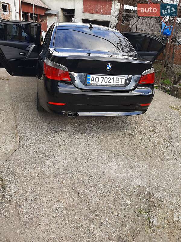 Седан BMW 5 Series 2004 в Мукачевому