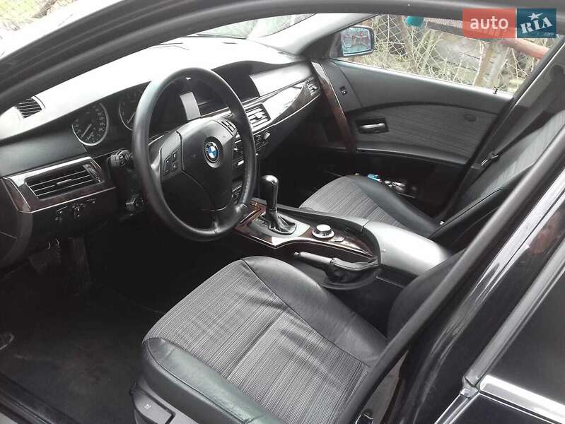 Седан BMW 5 Series 2004 в Мукачевому