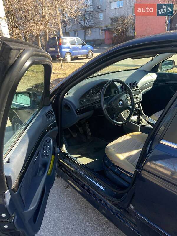 Седан BMW 5 Series 2001 в Днепре