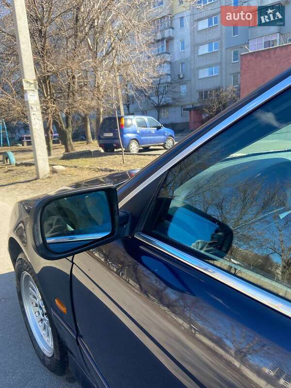 Седан BMW 5 Series 2001 в Днепре