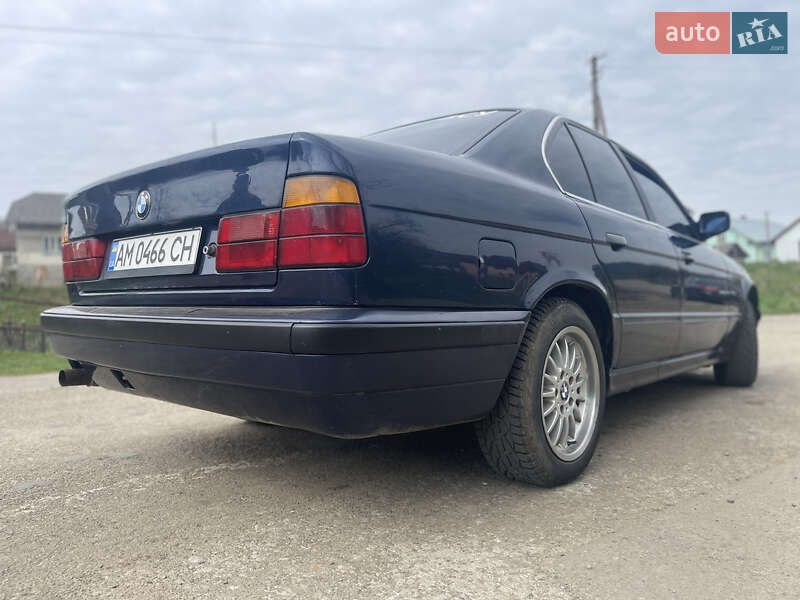Седан BMW 5 Series 1989 в Сколе