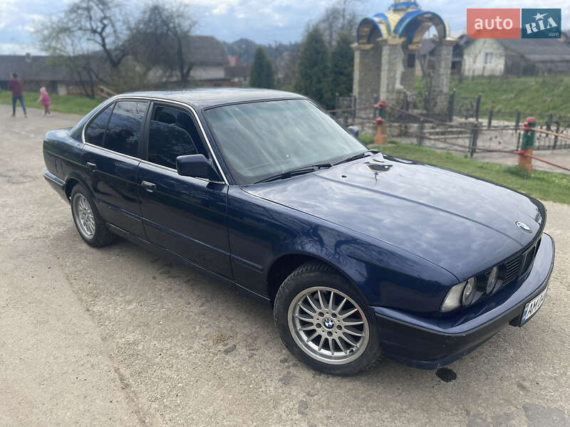 Седан BMW 5 Series 1989 в Сколе