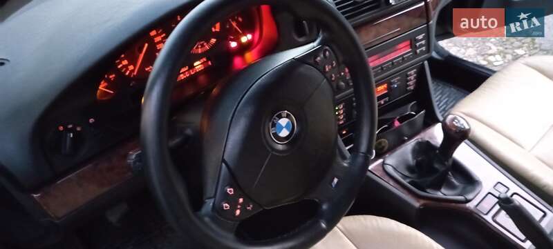 Седан BMW 5 Series 2000 в Львове