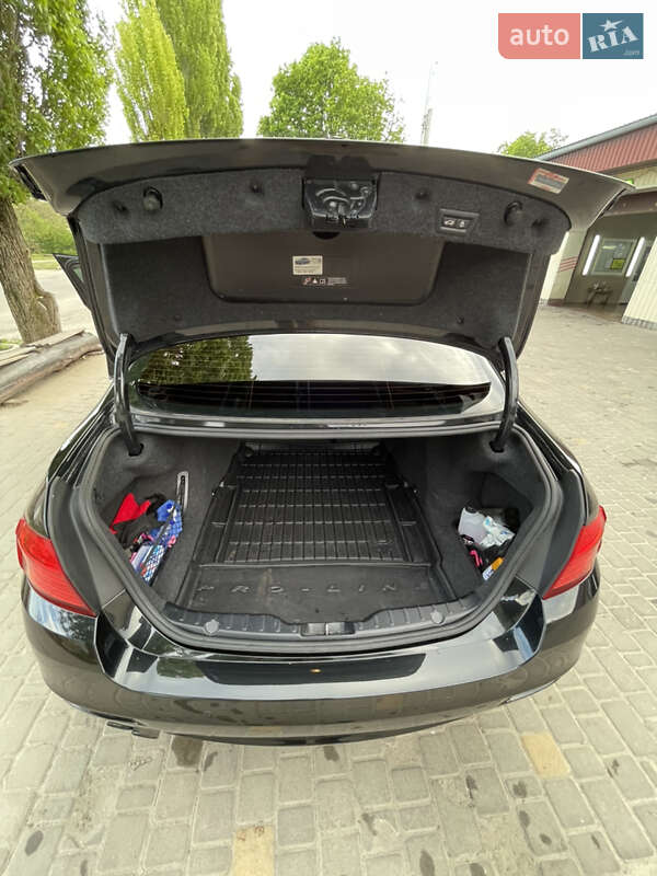 Седан BMW 5 Series 2015 в Хмільнику