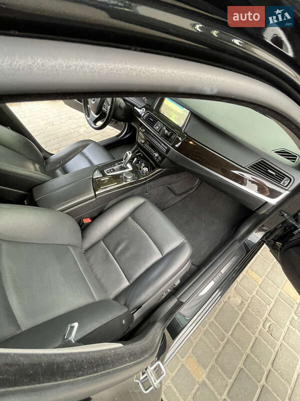 Седан BMW 5 Series 2015 в Хмільнику