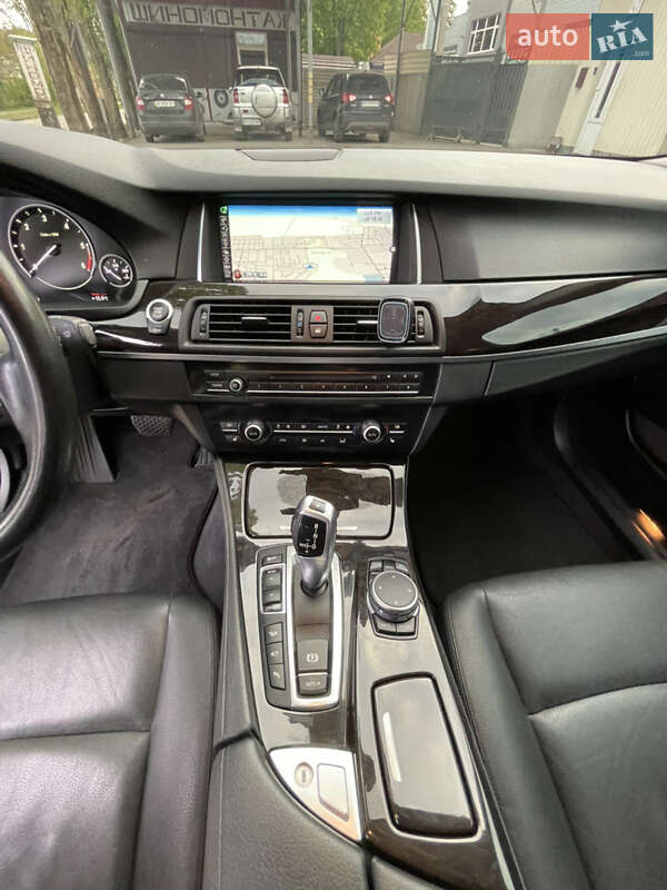 Седан BMW 5 Series 2015 в Хмільнику