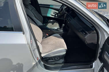 Седан BMW 5 Series 2004 в Новомосковську