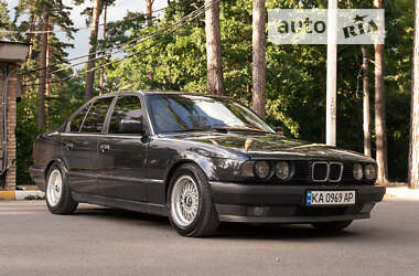 Седан BMW 5 Series 1993 в Буче