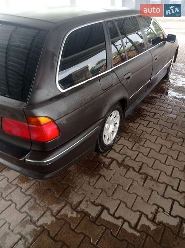 Універсал BMW 5 Series 2000 в Сумах