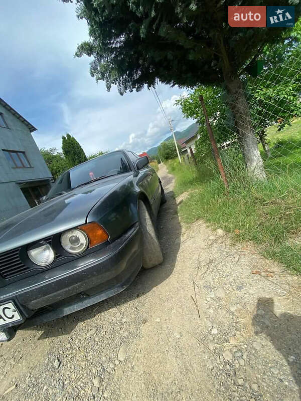 Седан BMW 5 Series 1989 в Рахові