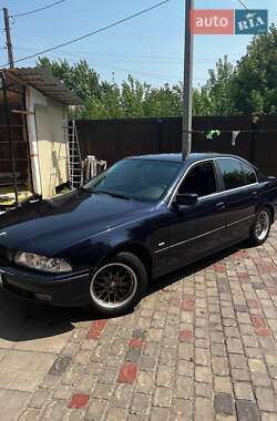 Седан BMW 5 Series 1998 в Першотравенську