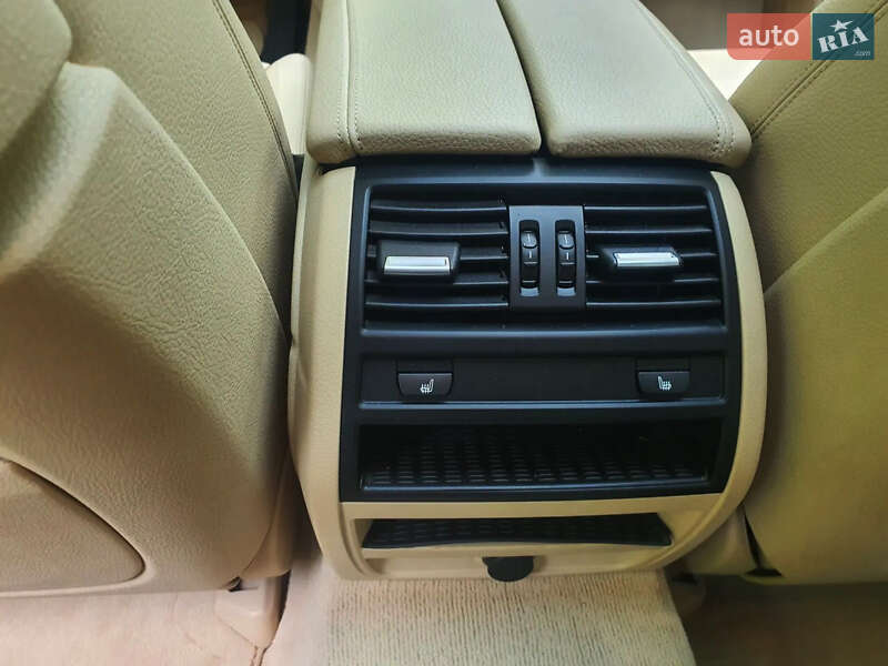 Седан BMW 5 Series 2015 в Новояворовске