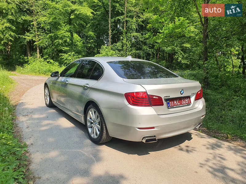 Седан BMW 5 Series 2015 в Новояворовске