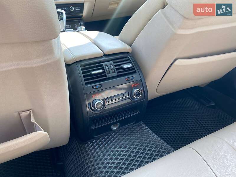 Седан BMW 5 Series 2012 в Львове