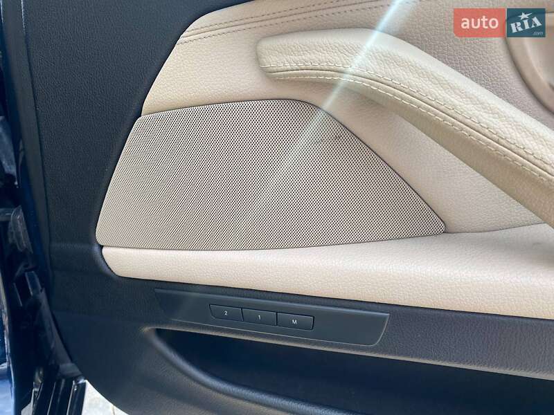 Седан BMW 5 Series 2012 в Львове