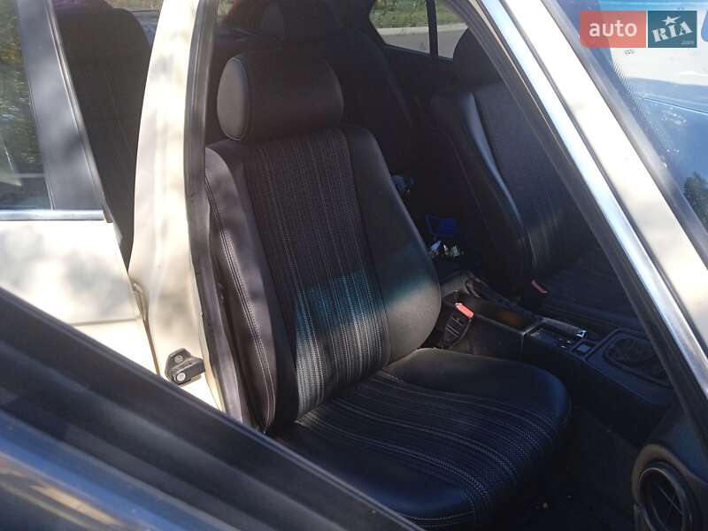 Седан BMW 5 Series 1989 в Днепре