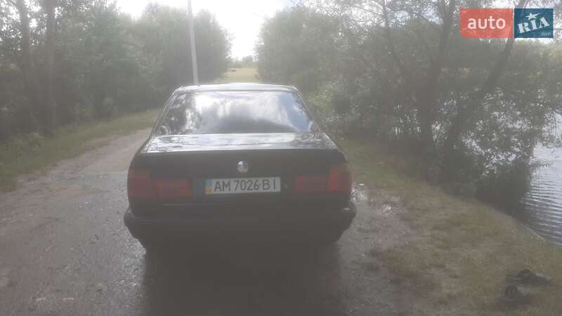 Седан BMW 5 Series 1990 в Житомире