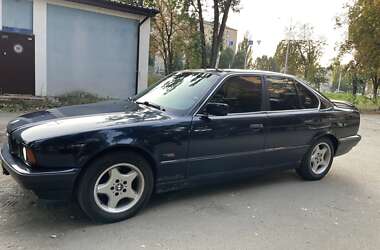 Седан BMW 5 Series 1994 в Киеве