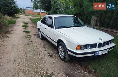 Седан BMW 5 Series 1990 в Городенке